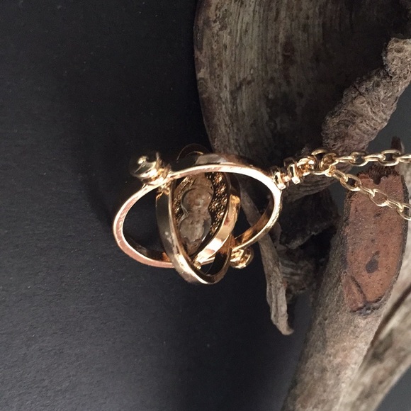 ๐50% OFF/3+...Hermione Granger's Time-Turner Necklace (Harry Potter) - Picture 4 of 10